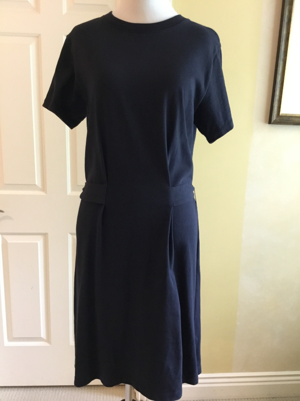 Vince dark navy blue cotton knit T-shirt dress with a self-tie belt